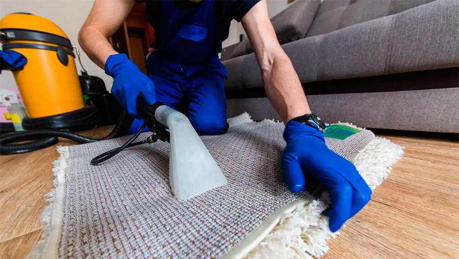 Cleaning small carpets
